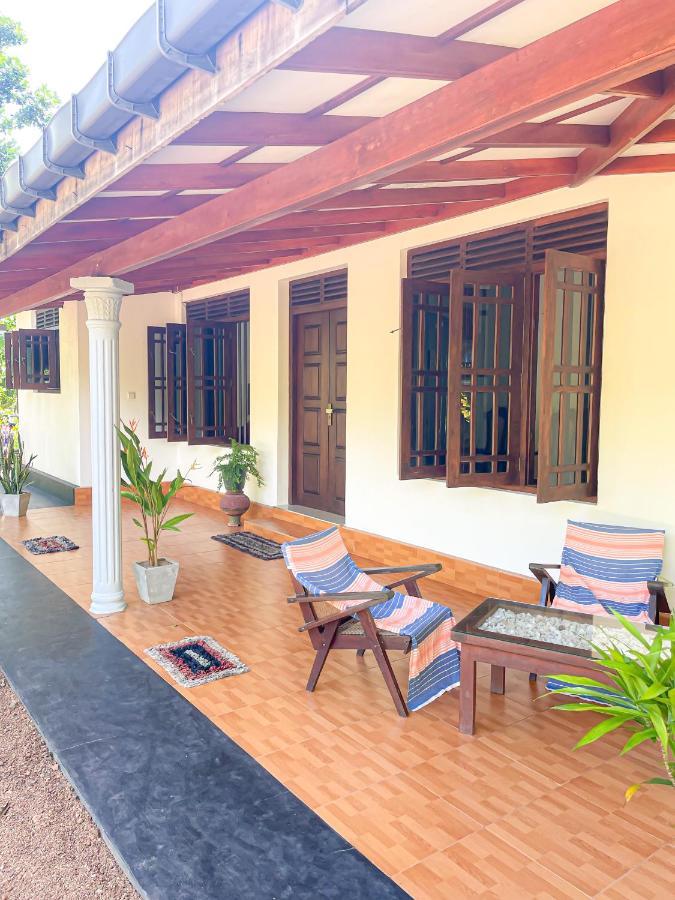 Kurulu Villa Хиккадува Экстерьер фото